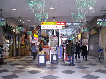 阿佐ヶ谷駅北口商店街の様子