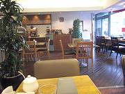 桜上水　カフェティファニー店内