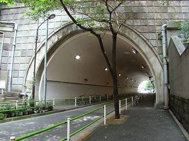 虎ノ門マンション　トンネル