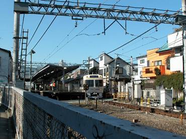 世田谷区代沢の新築一戸建て　線路
