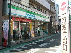世田谷区代沢の新築一戸建て　ファミリーマート