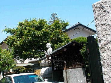 新宿区中落合の新築一戸建て　光徳寺