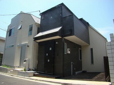 新宿区中落合の新築一戸建て　外観