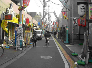 給田新築一戸建て　商店街