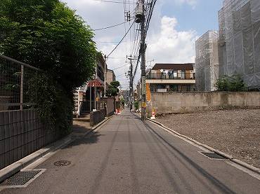 新宿区大久保新築一戸建て 前面道路