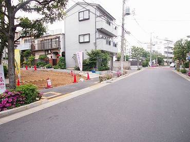 文京区千石条件付売地 前面道路